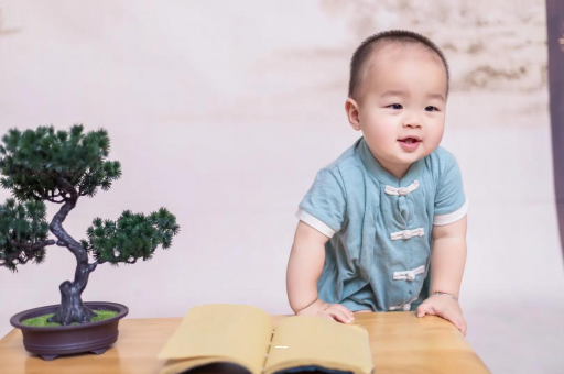 贵州宝宝抓耳朵是什么原因